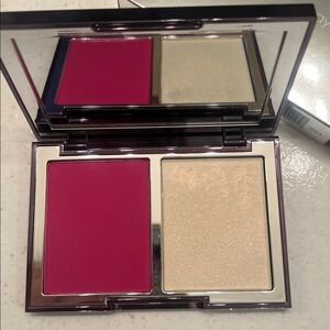 Wayne Goss The Weightless Veil Blush Palette in Vivid Azalea